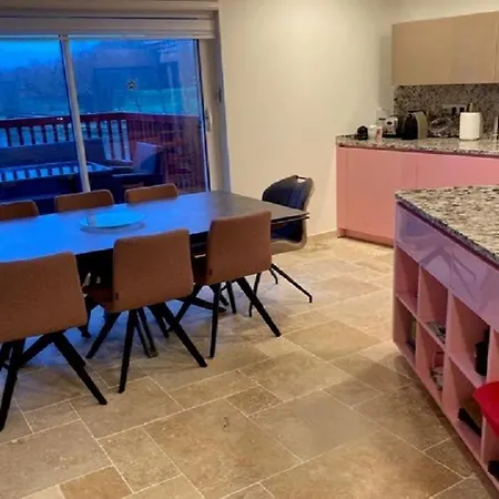 Nivelle Apartment *